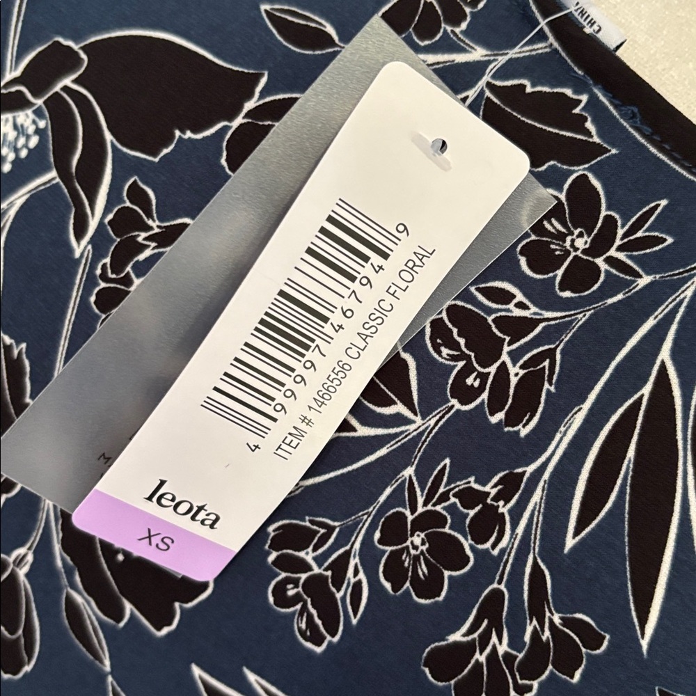 LAST CHANCE | NWT Leota Perfect Wrap Dress Classic Floral Dress - Picture 7 of 10
